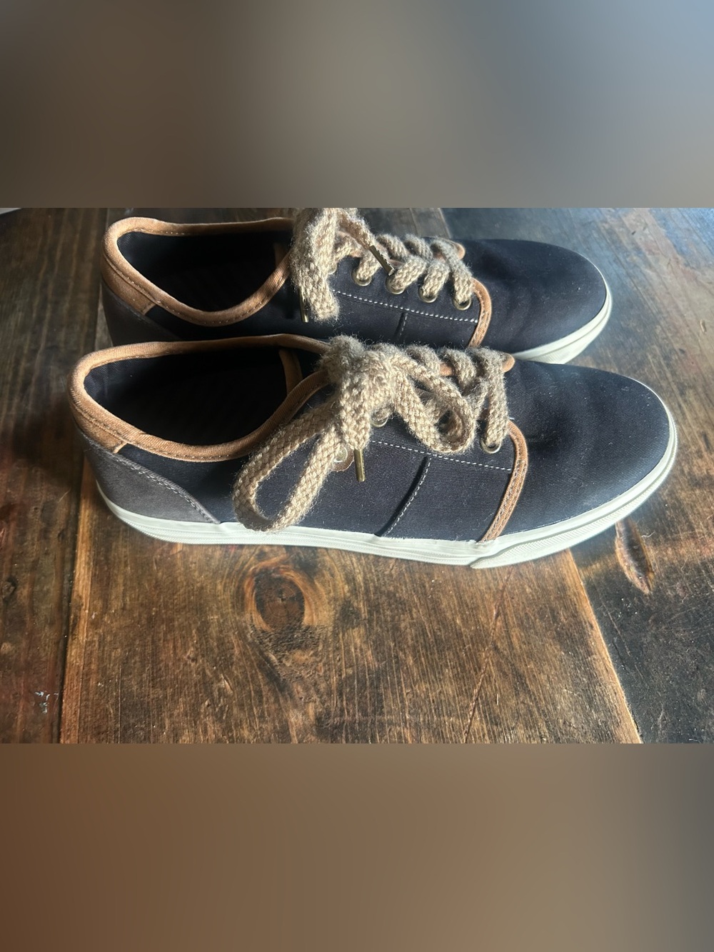 Taos Super Soul Sneakers Women's BLACK/WHISKEY DISTRESSED - Size 9